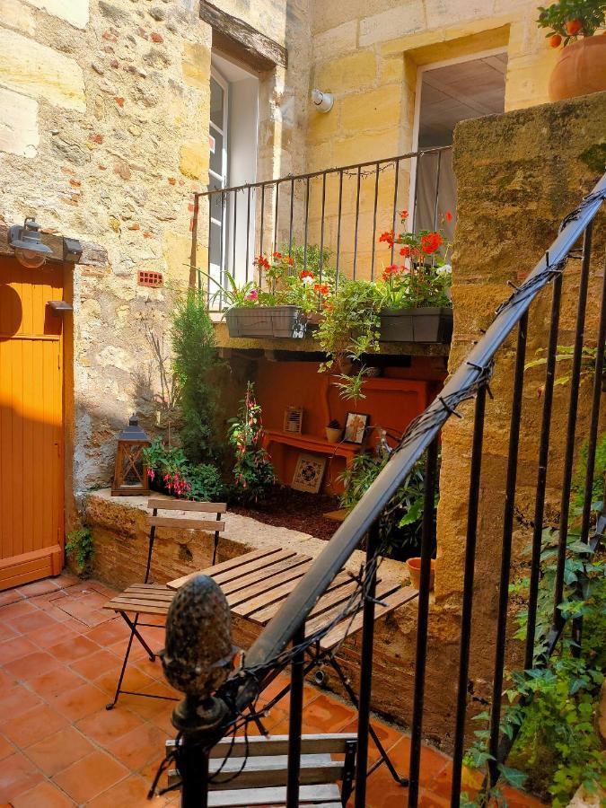 "Les Chacobins" - Appart'Etape Avec Garage Velos La Réole Esterno foto
